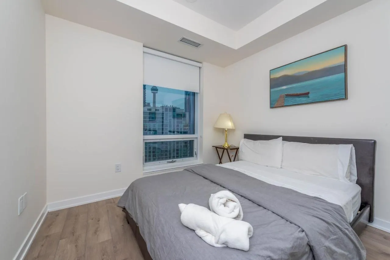 Апартаменты Pristine 1Br + Den -Harbour Front Toronto Downtown -