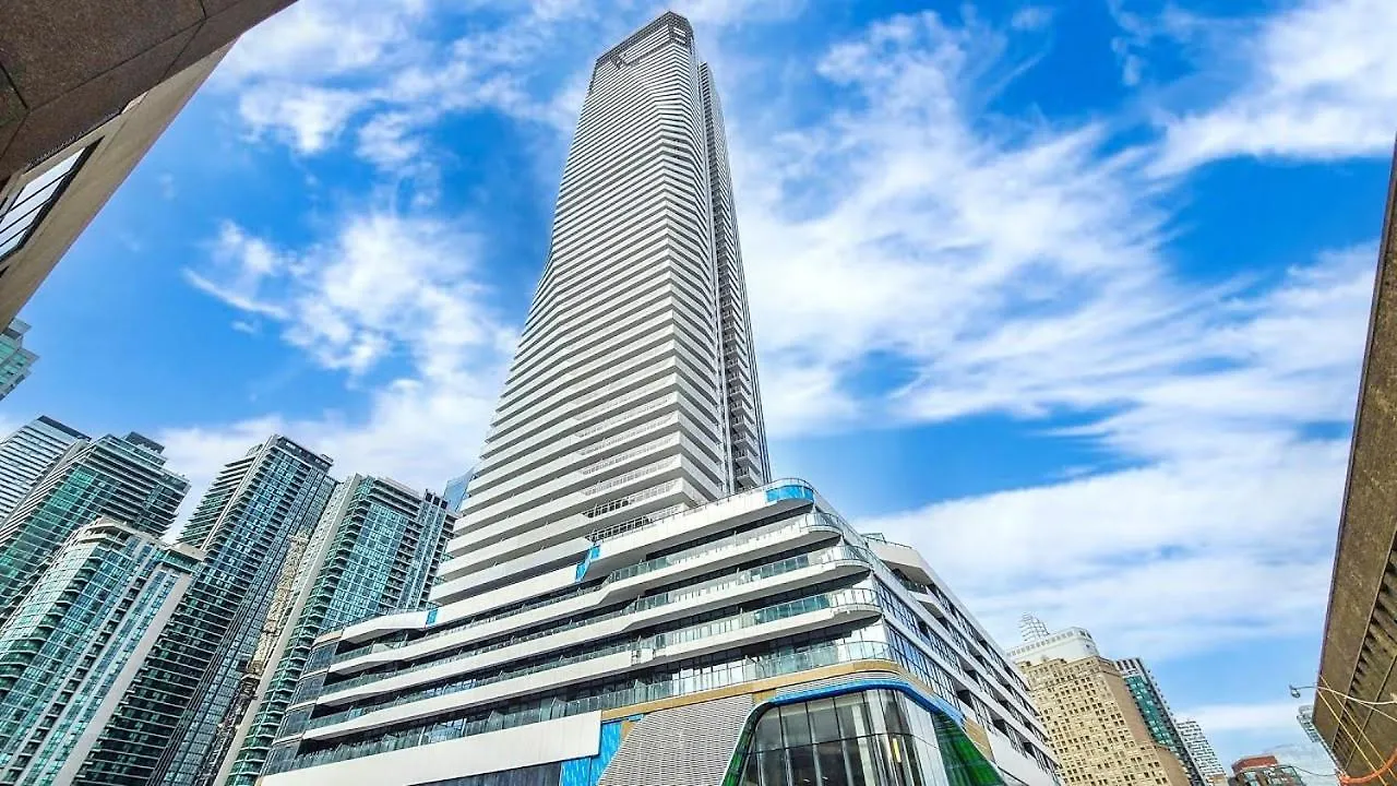 Апартаменты Pristine 1Br + Den -Harbour Front Toronto Downtown - Канада
