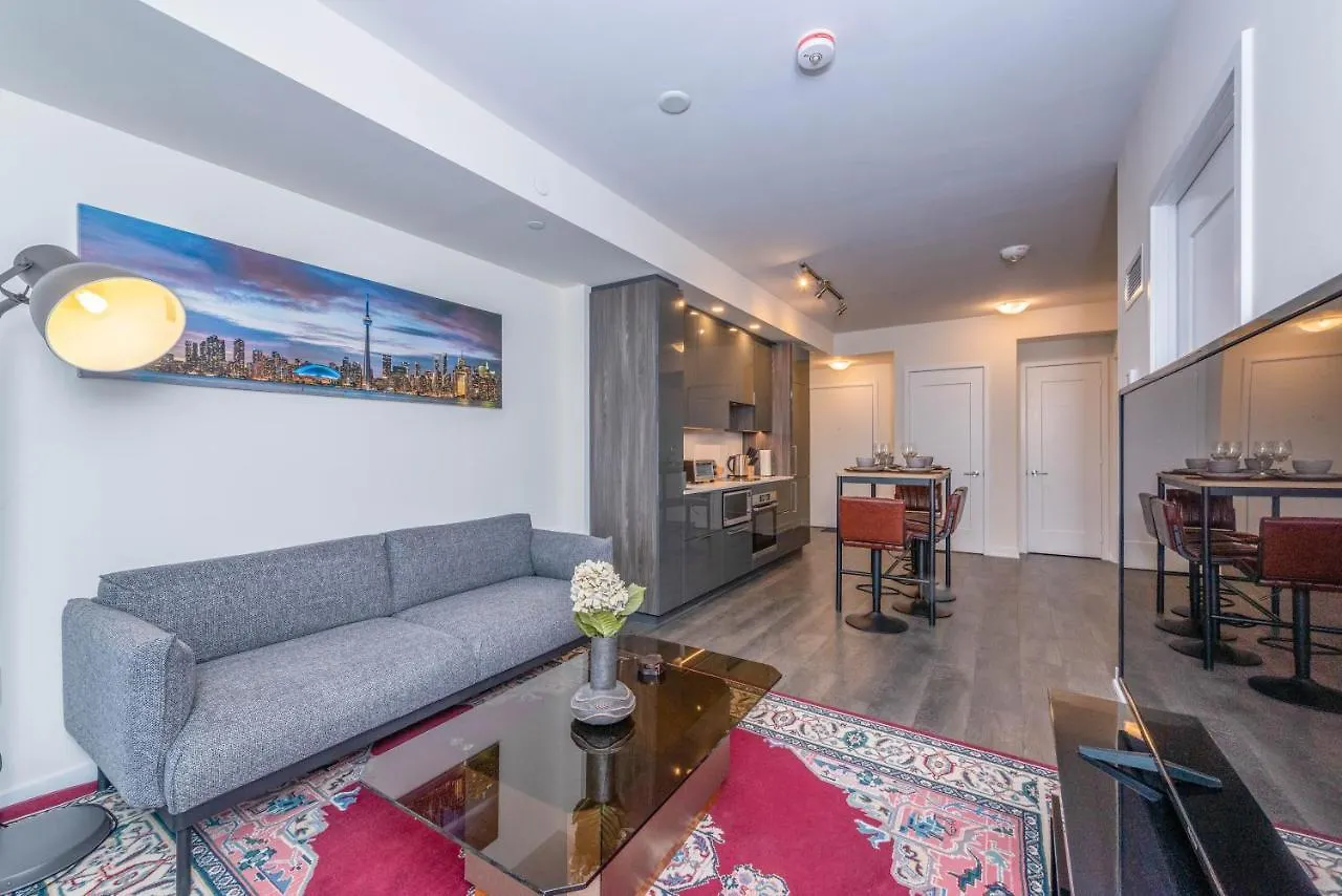 Апартаменты Pristine 1Br + Den -Harbour Front Toronto Downtown -